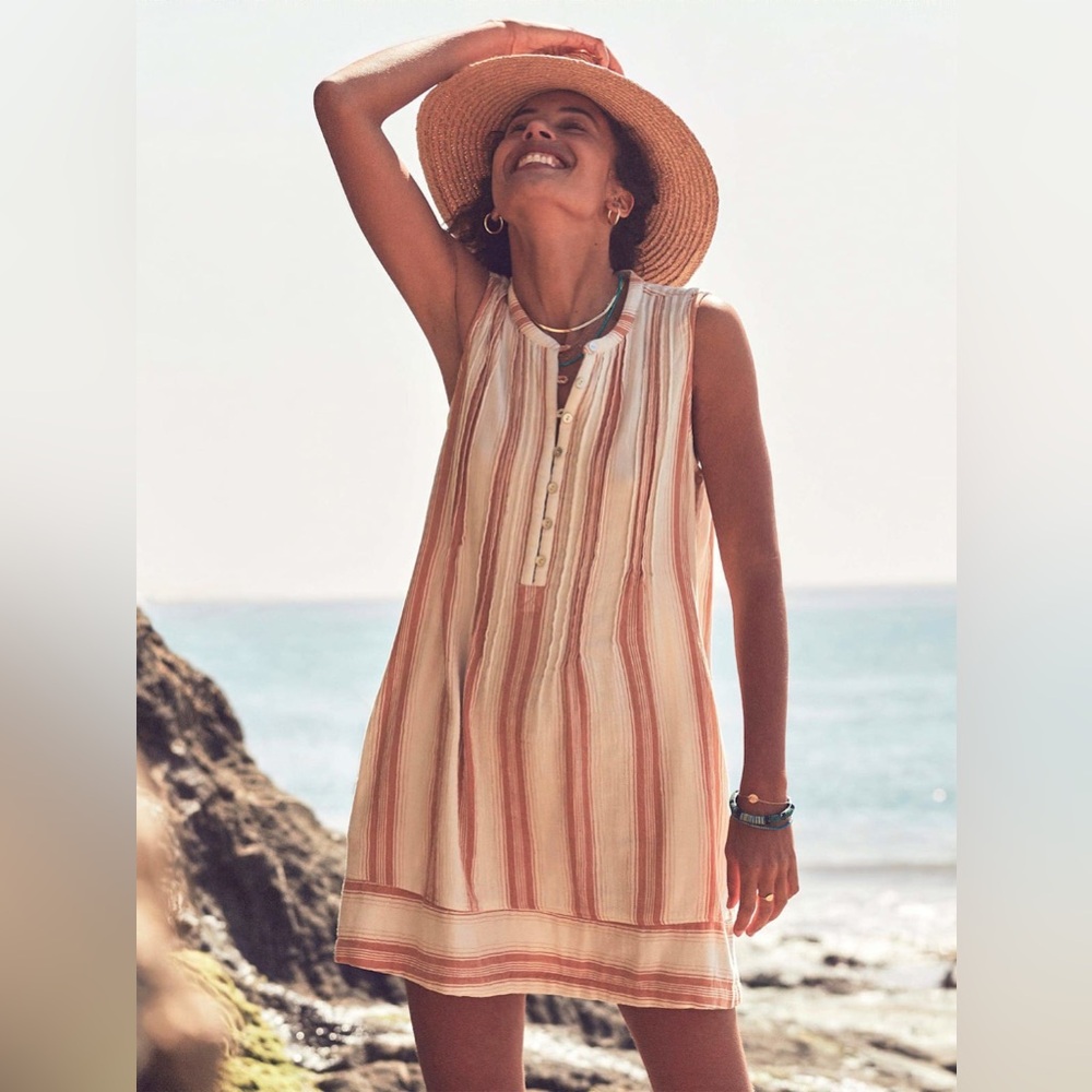 Faherty Dream Cotton Gauze Isha Dress in  CLEMENTINE SERAPE Size Medium.